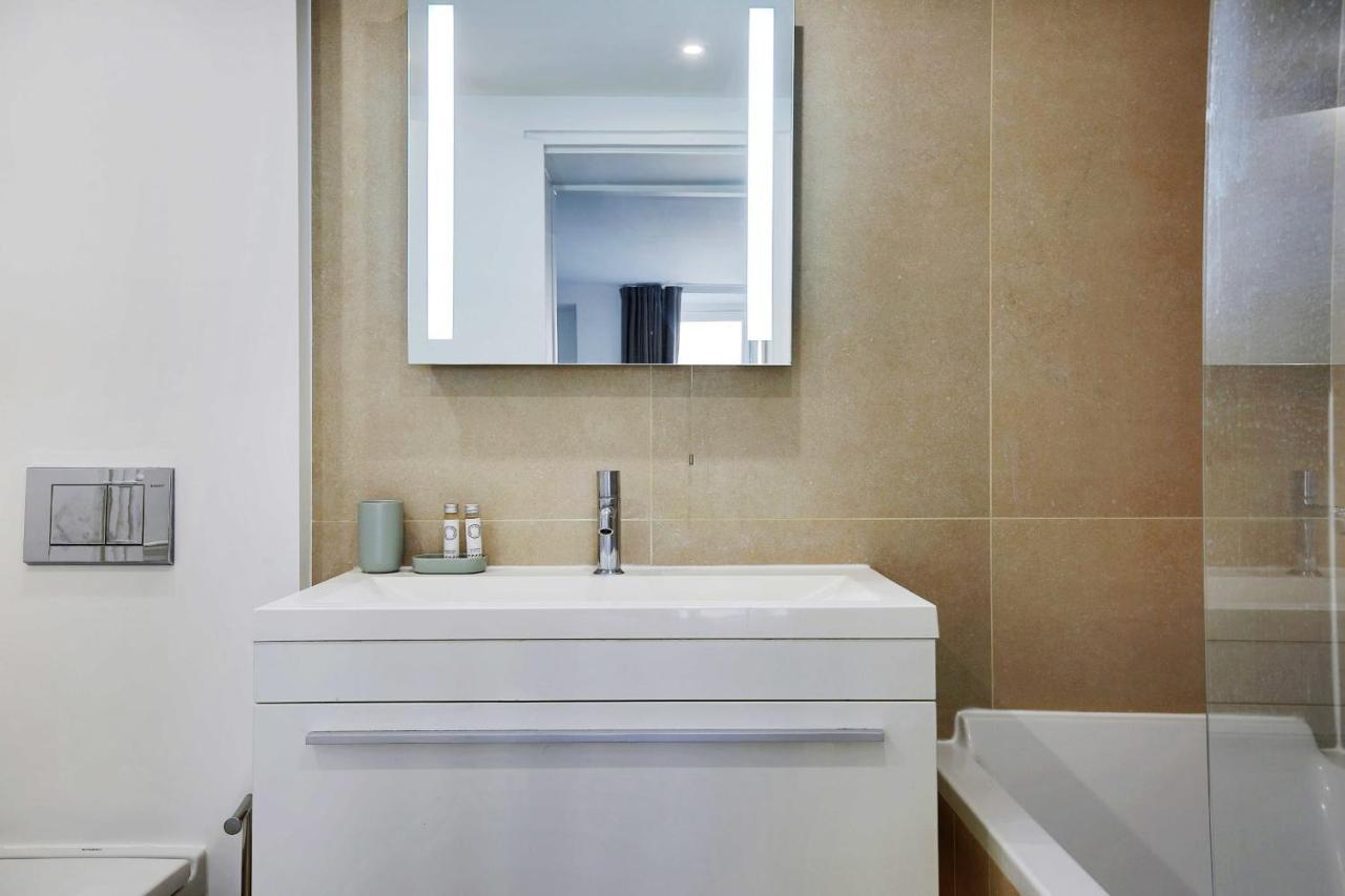 Elegant Apartment - 2Bd-6P - Avenue Montaigne باريس المظهر الخارجي الصورة