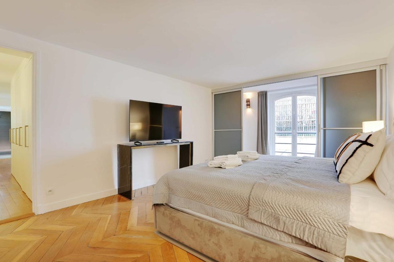 Elegant Apartment - 2Bd-6P - Avenue Montaigne باريس المظهر الخارجي الصورة