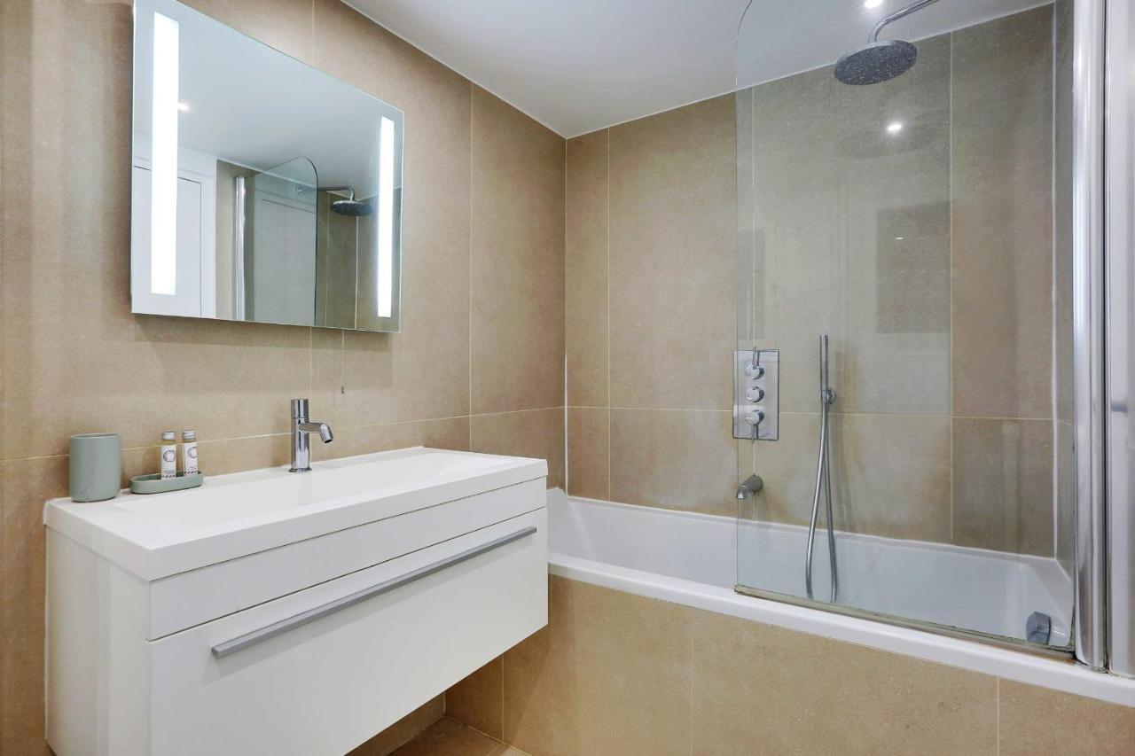 Elegant Apartment - 2Bd-6P - Avenue Montaigne باريس المظهر الخارجي الصورة
